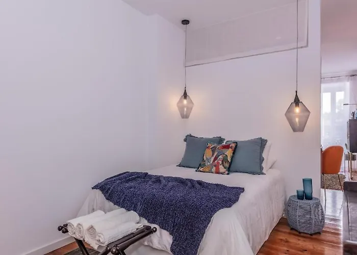 Apartment Beato Design Riverbank Retreat